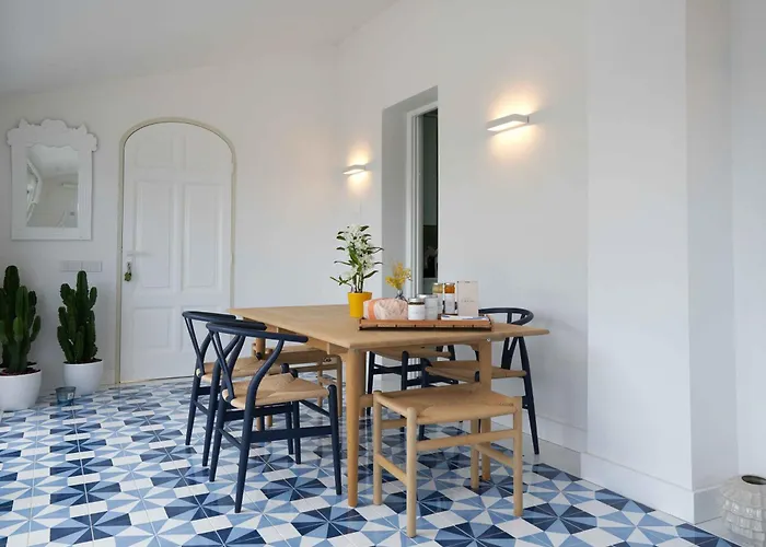 Appartement à 3 Chambres à Coucher